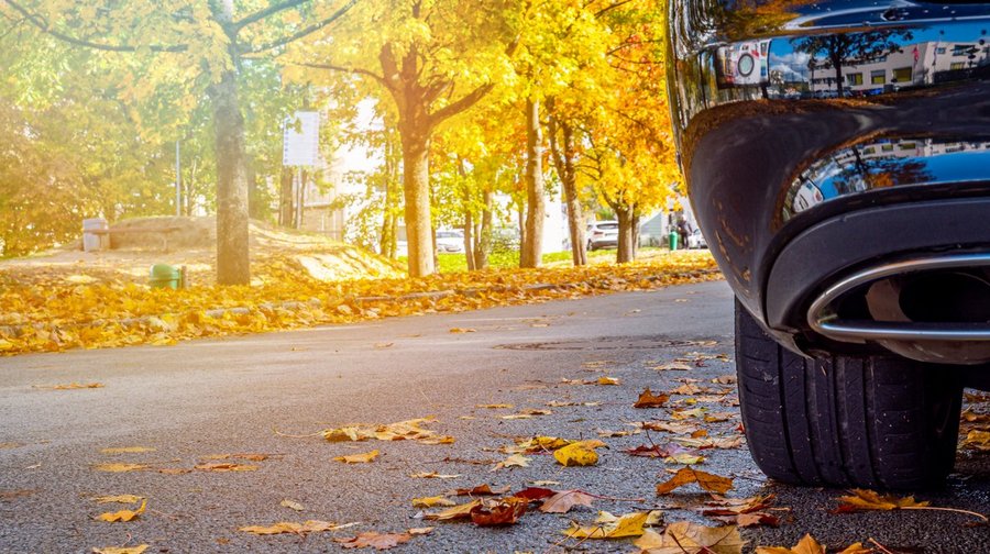 Die Jahreszeit der unterschiedlichen und schnell wechselnden Witterungsbedingungen ist da. Ob zu 
Fuß, auf dem Fahrrad oder im Auto - finden Sie hier unsere 10 Tipps für mehr Verkehrssicherheit im Herbst! 